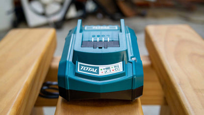 TOTAL | Chargeur intelligent rapide